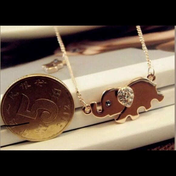 Mama and Baby Elephant Rhinestone Gold Necklace - Picture 5 of 6